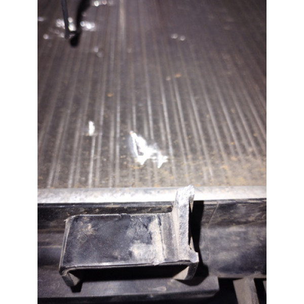 Radiador Renault Logan 2014 A 2018 Com Detalhe.