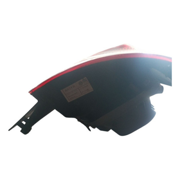 Lanterna Polo Traseira Direita 2018 Detalhe Recuperado